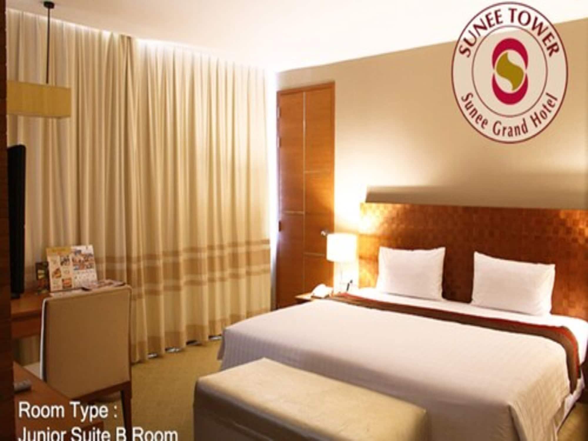 Sunee Grand Hotel And Convention Center Ubon Ratchathani Εξωτερικό φωτογραφία